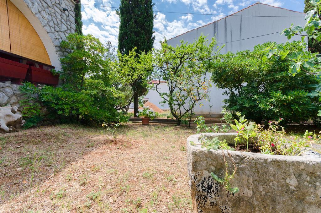 Apartment Bozena Punat Esterno foto